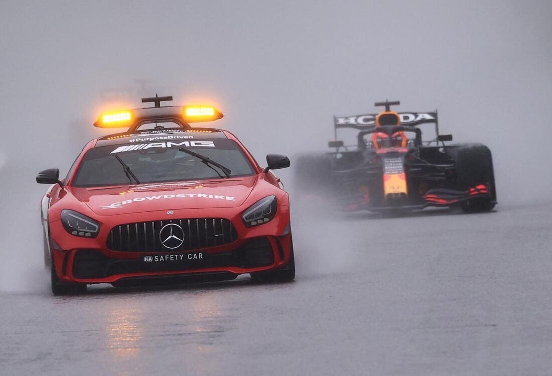 Max Verstappen vence na Bélgica em GP de apenas quatro voltas