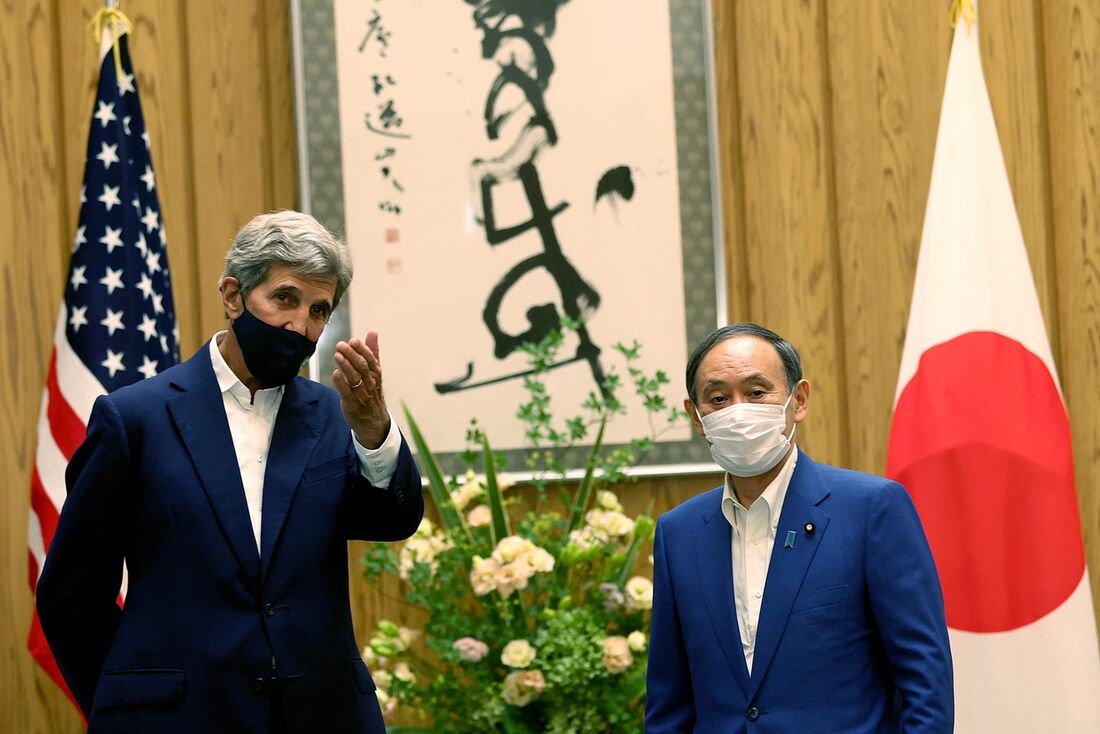 Enviado especial para o clima, o americano John Kerry, e o Ministro japonês Toshimitsu Motegi