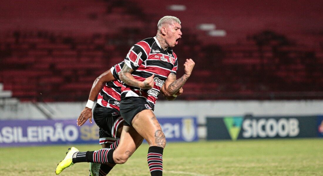 Breno Calixto comemorando o gol da vitória Tricolor