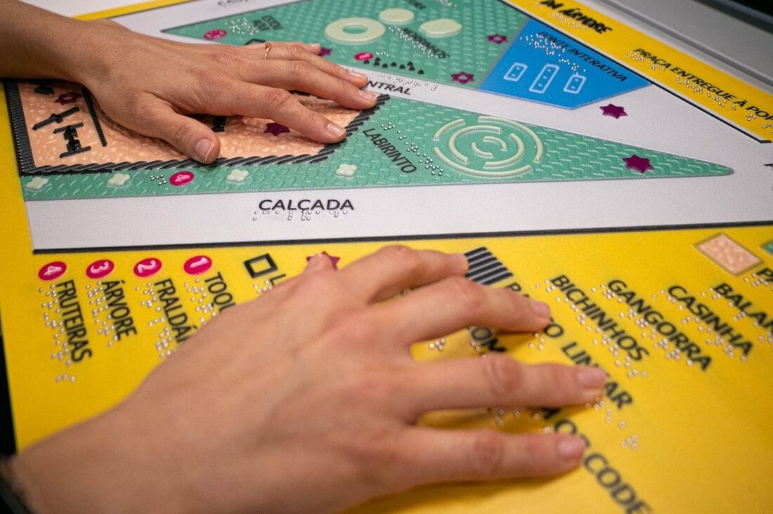 Pioneiro no Nordeste, equipamento auxilia crianças com deficiência visual