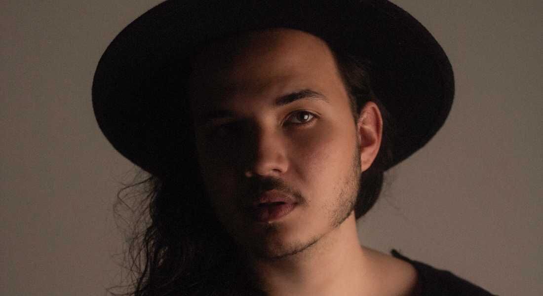 Flavio Ferrari, cantor e compositor pernambucano 