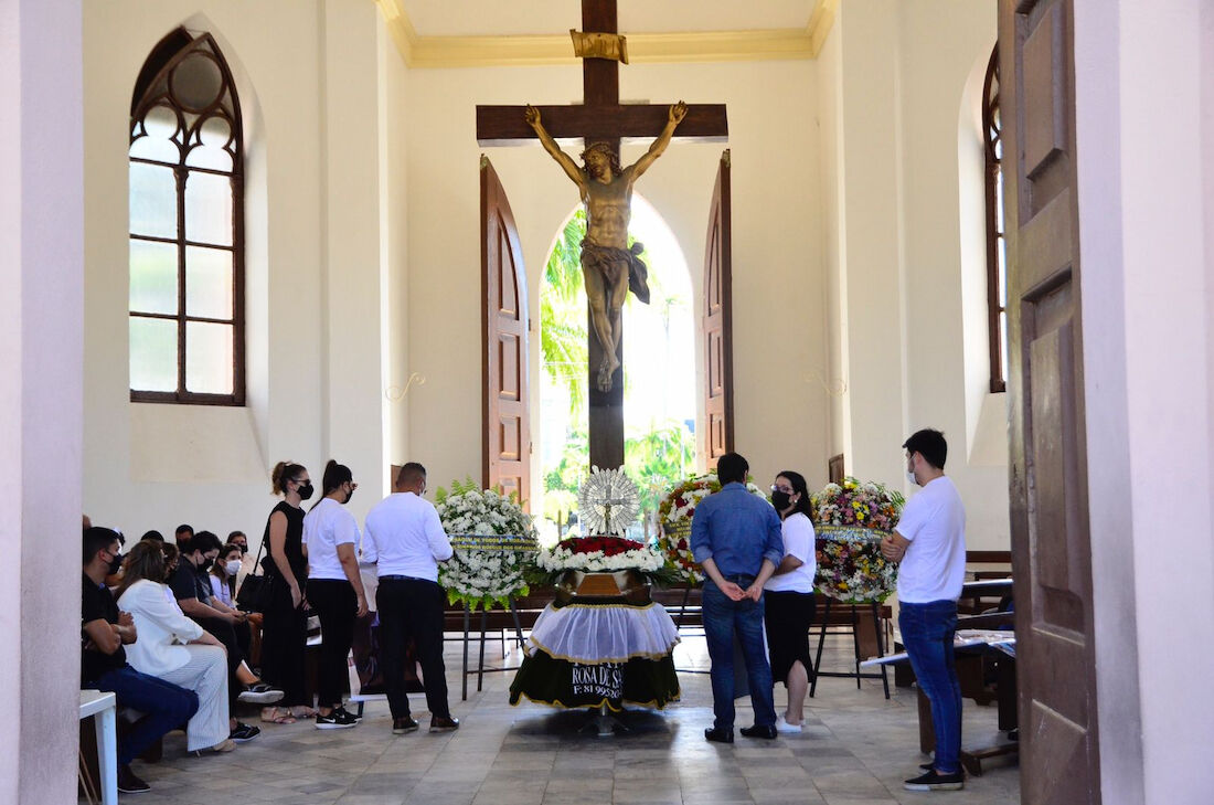Velório de Ana Victória, no Cemitério de Santo Amaro