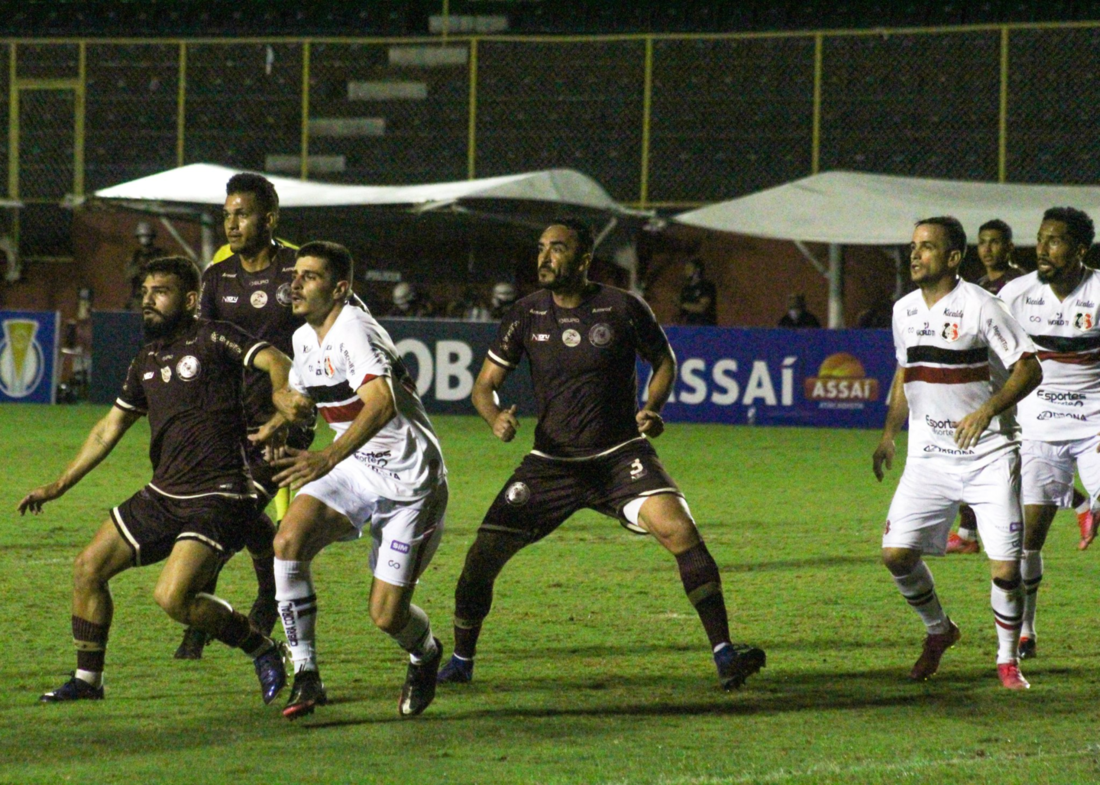 Jacuipense e Santa Cruz ficaram no empate em 1 a 1, no Barradão