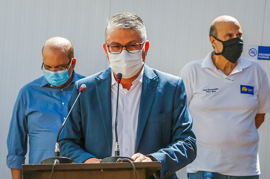 O ex-secretário (C) deporá protegido por habeas corpus concedido pela ministra Carmen Lúcia, do STF