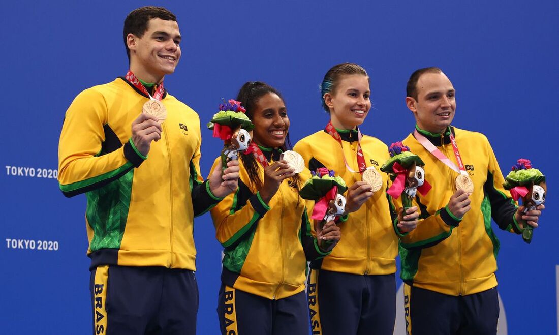 Medalha foi no 4x100m misto