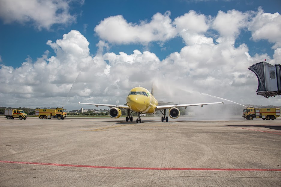 Chegada do A320 da ITA Transportes Aéreos teve direito a batismo da aeronave