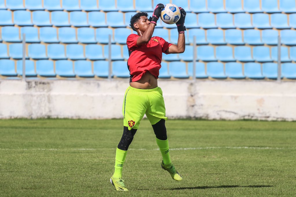 Paulo Victor, goleiro do sub-17 do Sport