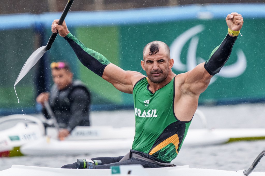 Luis Carlos Cardoso foi prata na canoagem