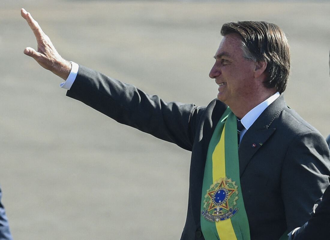 Bolsonaro ameaça STF em ato com pautas golpistas que reuniu milhares em Brasília