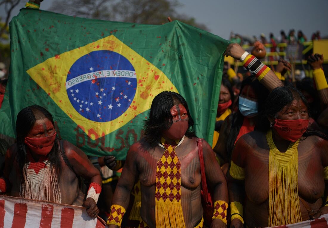 Mulheres indígenas durante protesto, no último sábado (10), em Brasília 