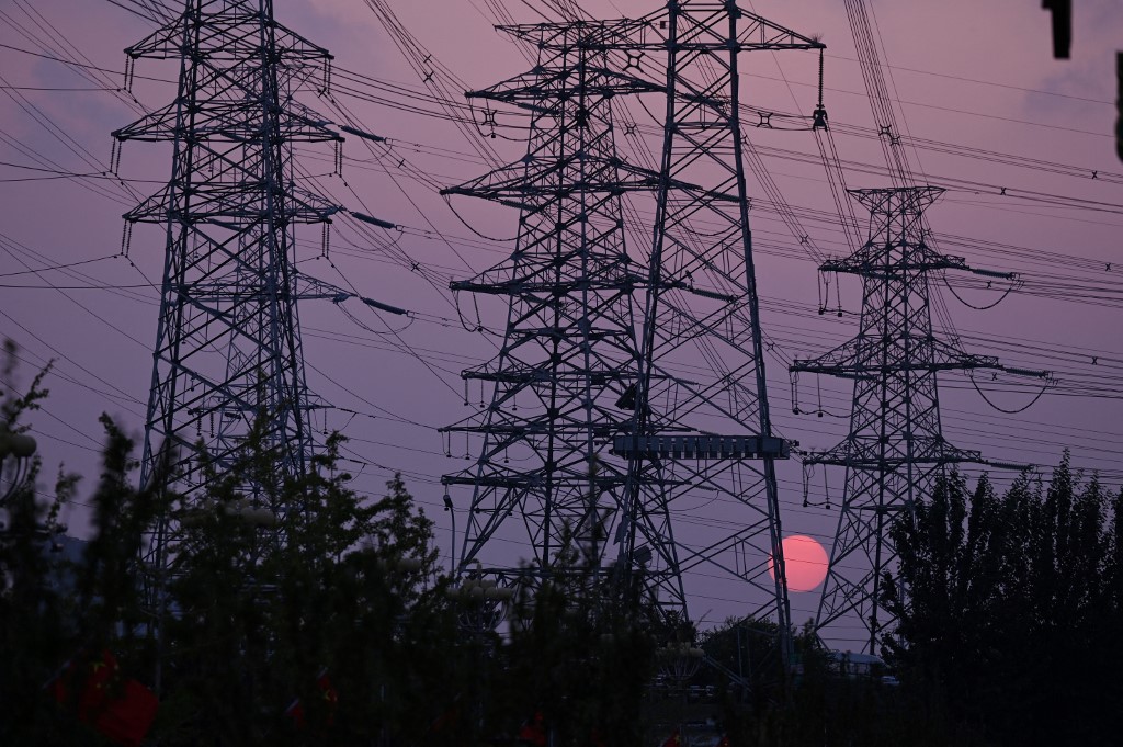 Torres de transmissão de energia 