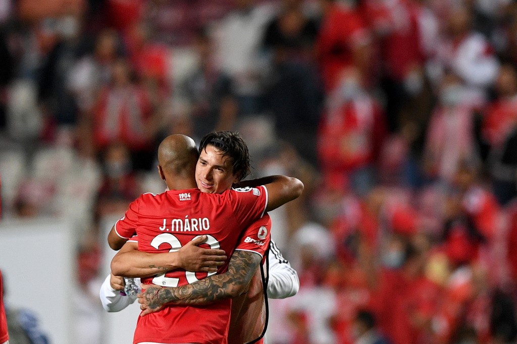 Jogadores do Benfica comemoram vitória sobre o Barça