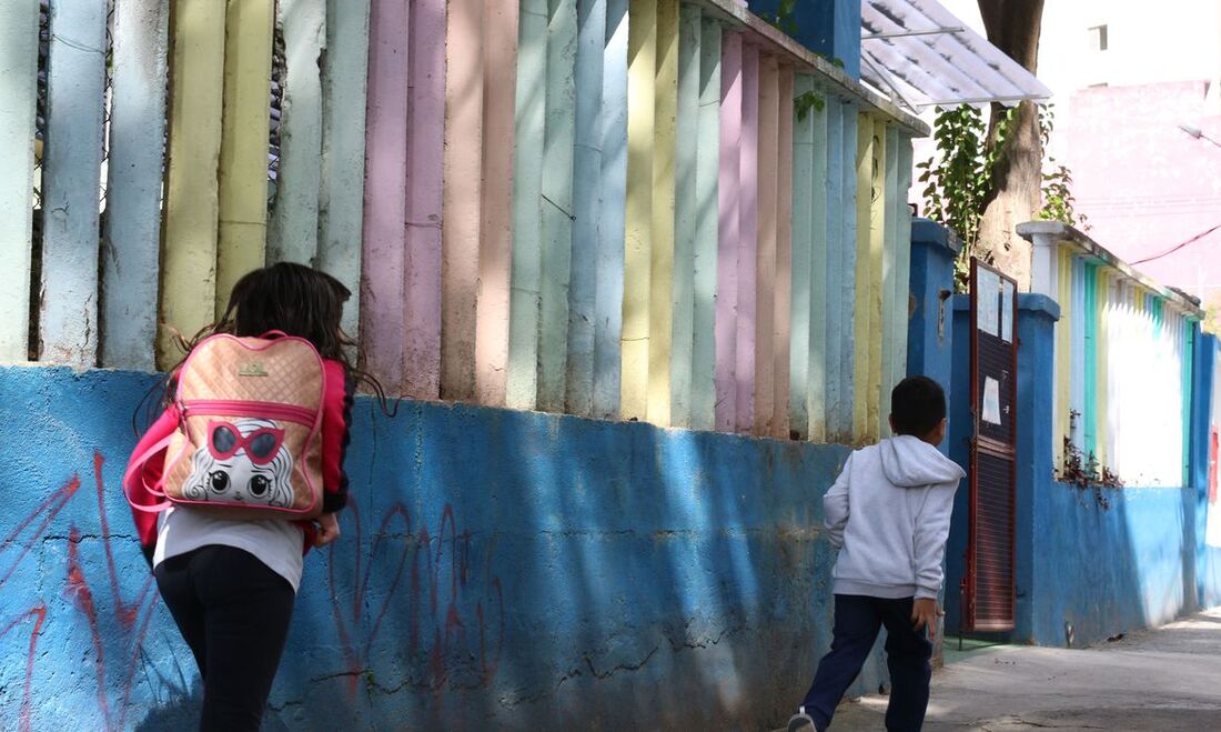 Alunos em aula presencial 