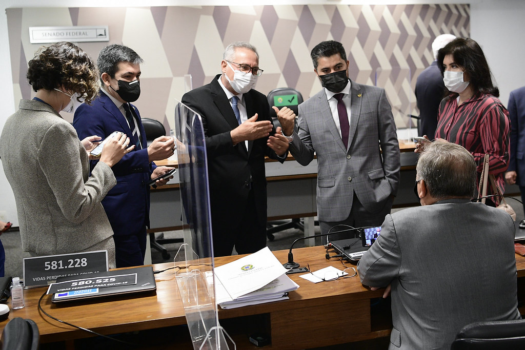 Participam da reunião secreta senador Randolfe Rodrigues (Rede-AP); senador Renan Calheiros (MDB-AL); senador Marcos Rogério (DEM-RO); senador Humberto Costa (PT-PE); senador Izalci Lucas (PSDB-DF); senadora Simone Tebet (MDB-MS)