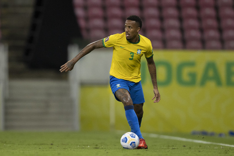 Éder Militão, no jogo Brasil x Peru