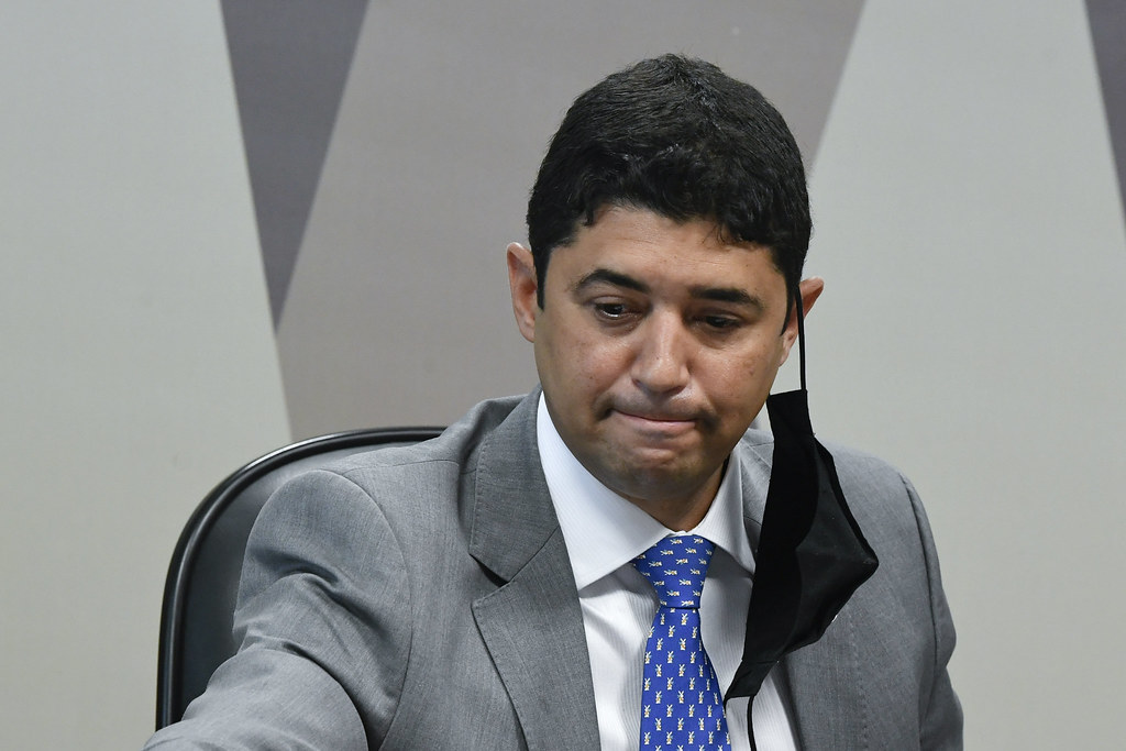 À mesa, ministro da Controladoria-Geral da União (CGU), Wagner Rosário.  