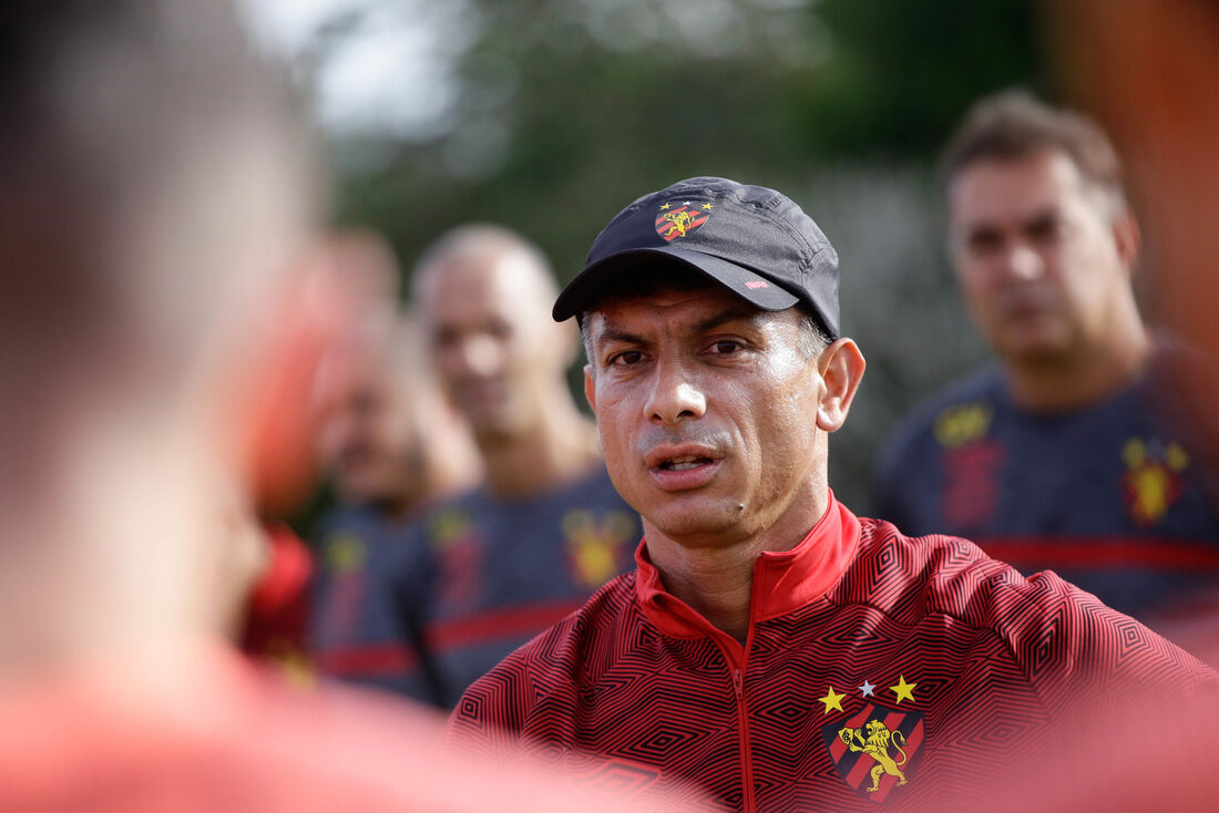 Gustavo Florentín, técnico do Sport