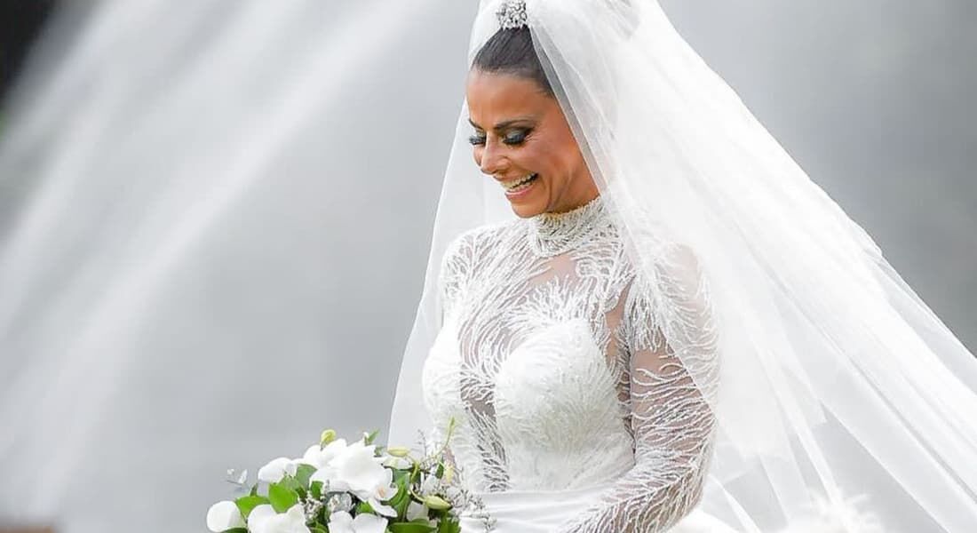 Viviane entrou ao som da música "Ainda Bem", de Marisa Monte