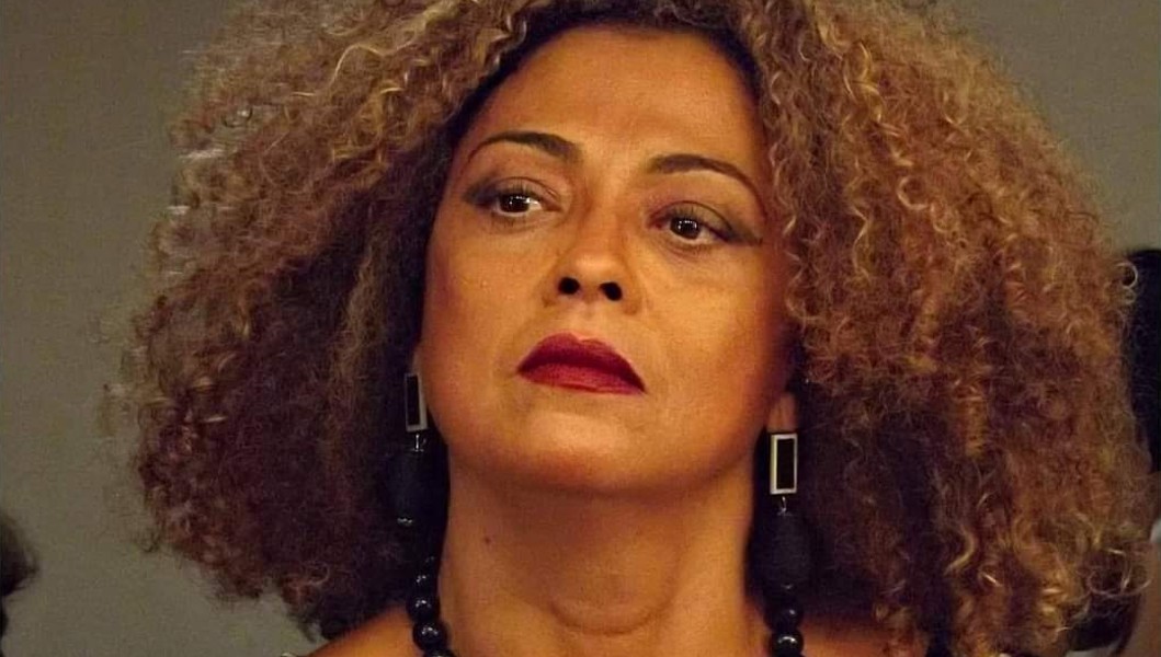 Cantora e compositora pernambucana Jô Carvalho