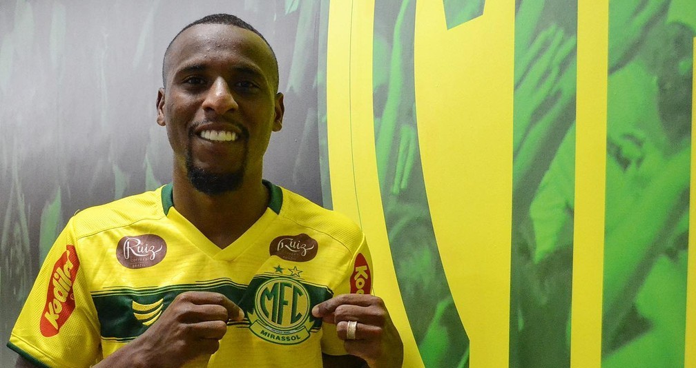 Jeferson, lateral-direito que estava no Mirassol