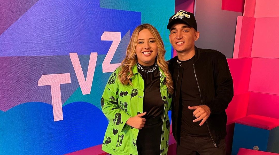 Mari Fernandez e João Gomes no programa TVZ, do Multishow