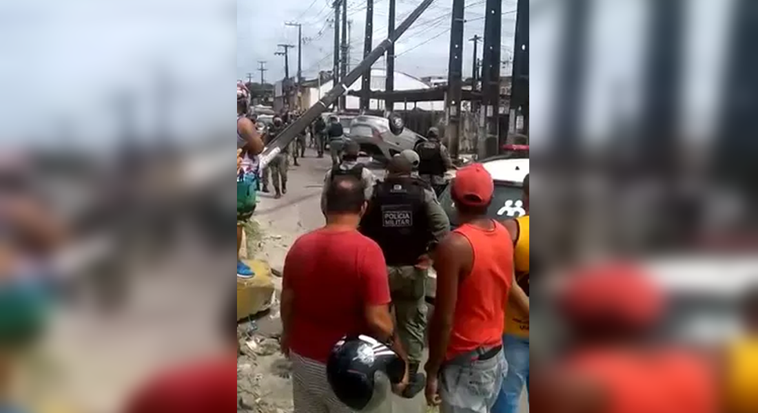 Homem estava em carro roubado e iniciou a fuga