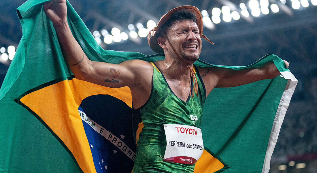 Petrúcio Ferreira, paraibano, conquistou a medalha de ouro nos 100m rasos