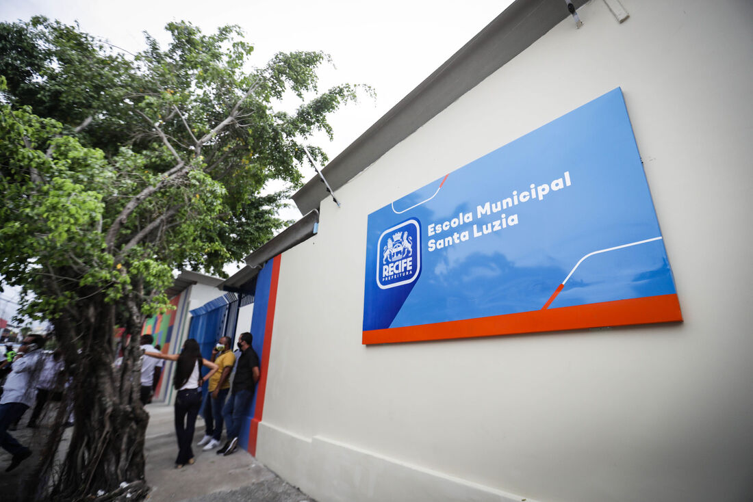 Escola Municipal Santa Luzia, no bairro da Estância, no Recife