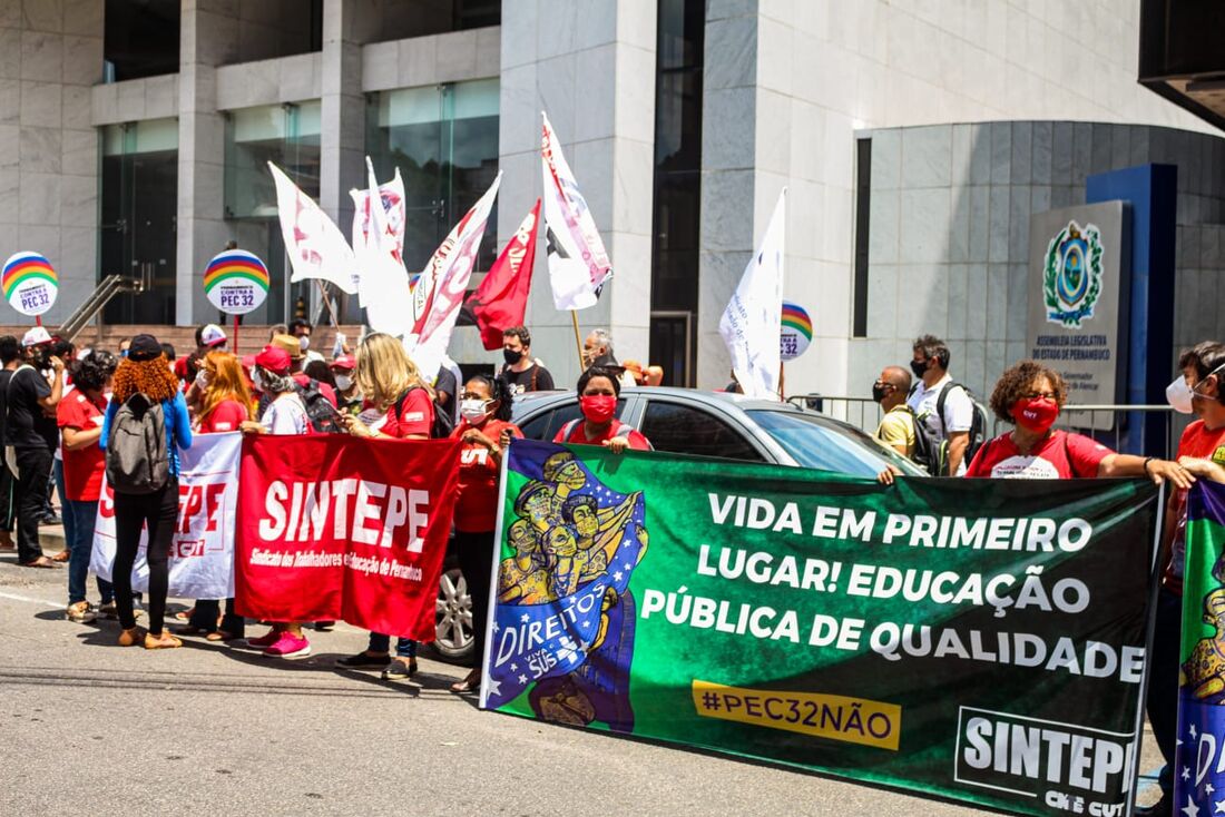 Ato no Recife do Dia Nacional de Mobilização e Luta contra a PEC 32
