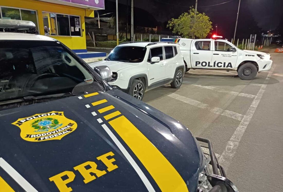 Suspeitos foram presos após a perseguição policial