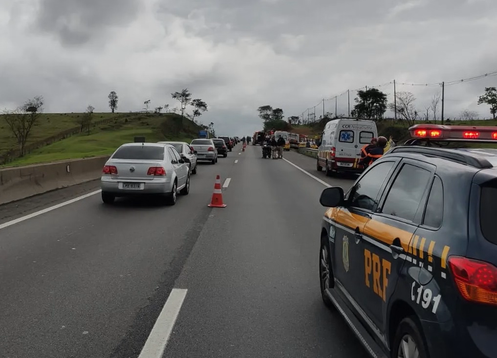 Ciclista foi atropelado na rodovia Presidente Dutra