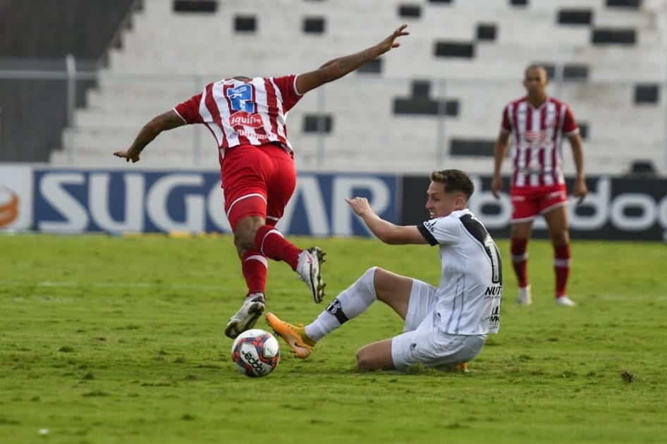 Lances de Náutico x Ponte Preta