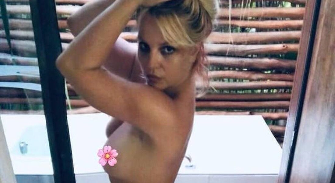 Britney Spears posta fotos nuas nas redes sociais