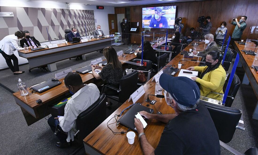 Senado escuta parentes de vítimas da Covid-19