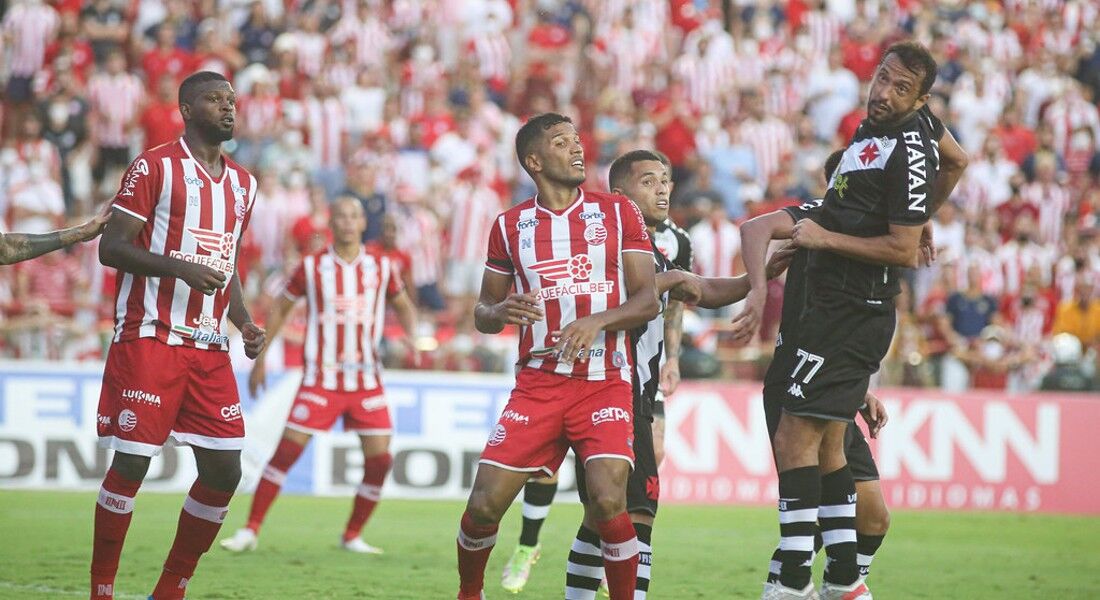 Náutico sofreu seis gols nos últimos três jogos