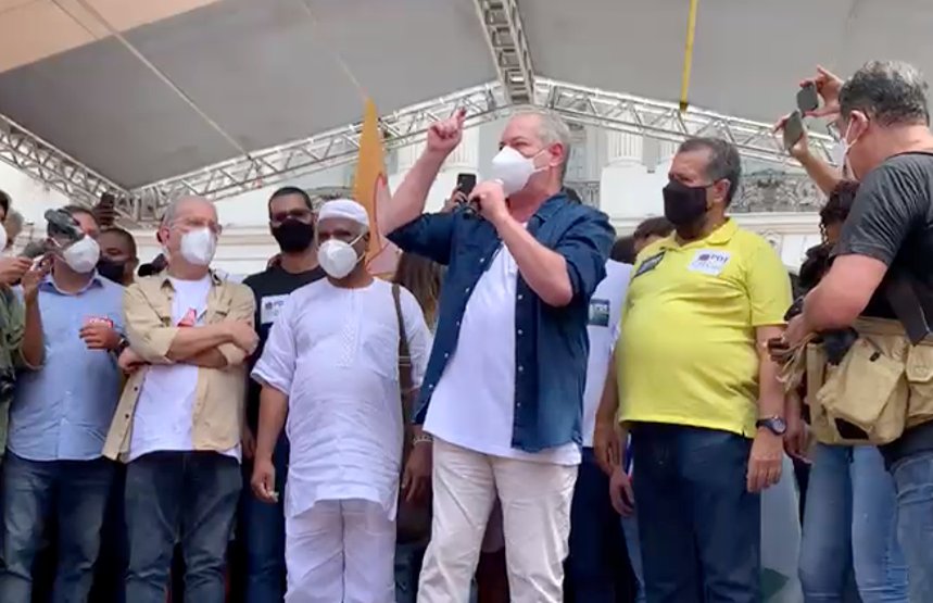 Ciro discursa na manifestação contra o governo Bolsonaro 