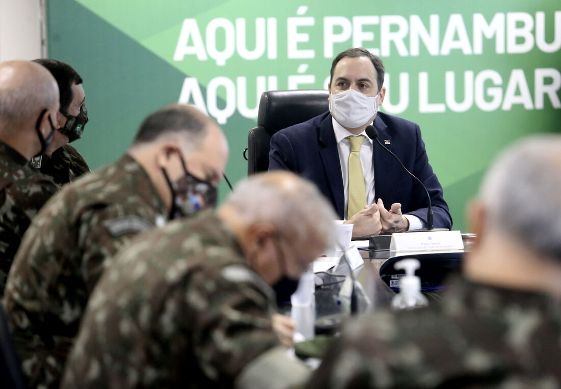 Em reunião em julho, governador Paulo Câmara apresentou projeto ao Exército