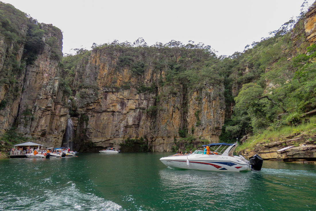 Tour de lancha pelos canyons: um dos mais disputados deste destino!