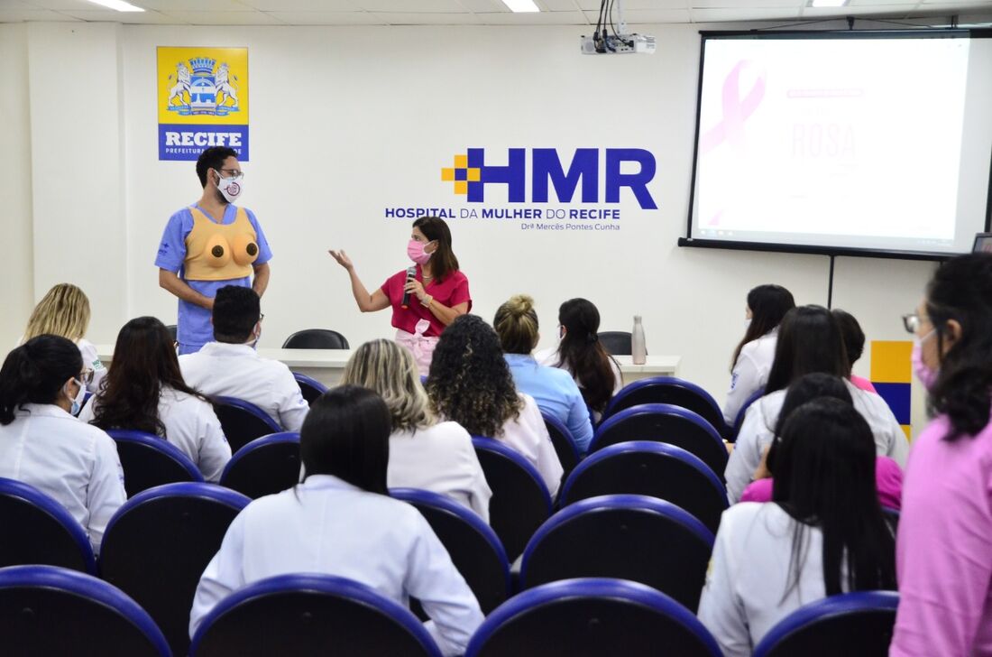 Início das atividades do Outubro Rosa no HMR