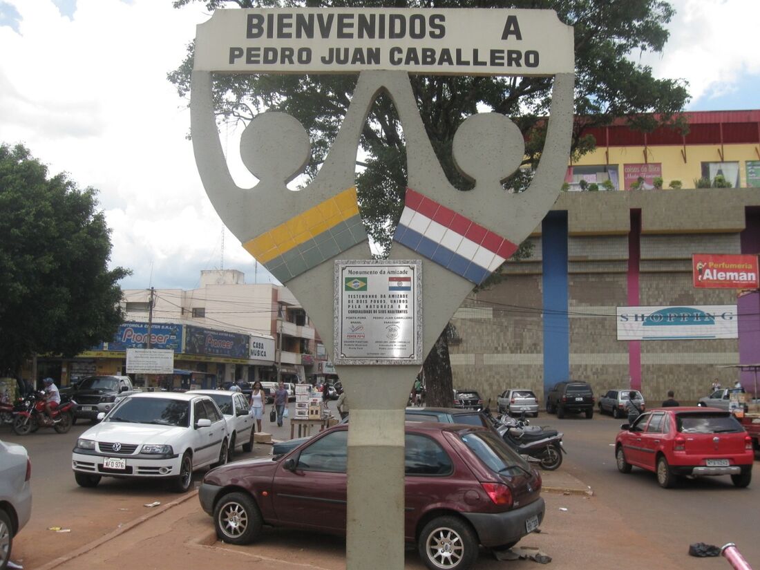 Entrada na cidade de Pedro Juan Caballero, no Paraguai, fronteira com Ponta Porã (MS)