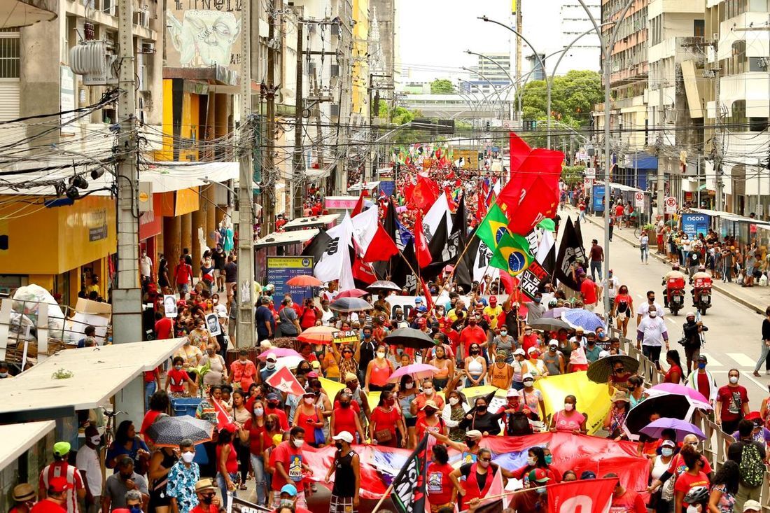 Manifestação contra Bolsonaro no Recife