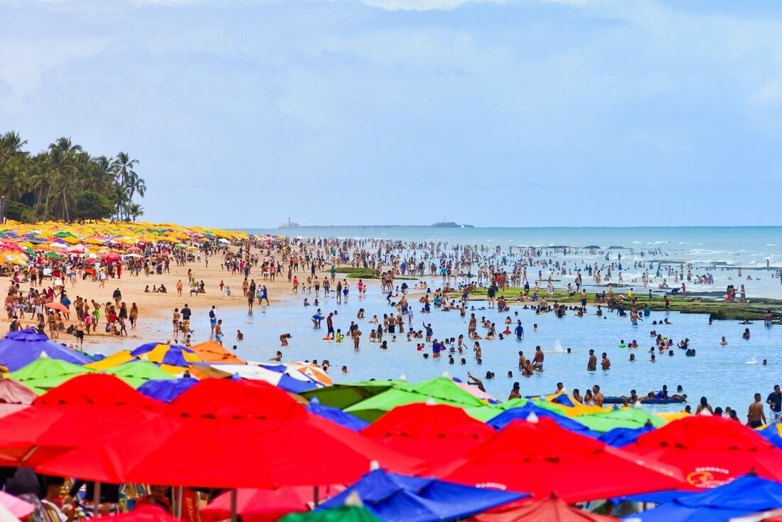 Domingo de movimentação intensa nas praias de Boa Viagem e Pina