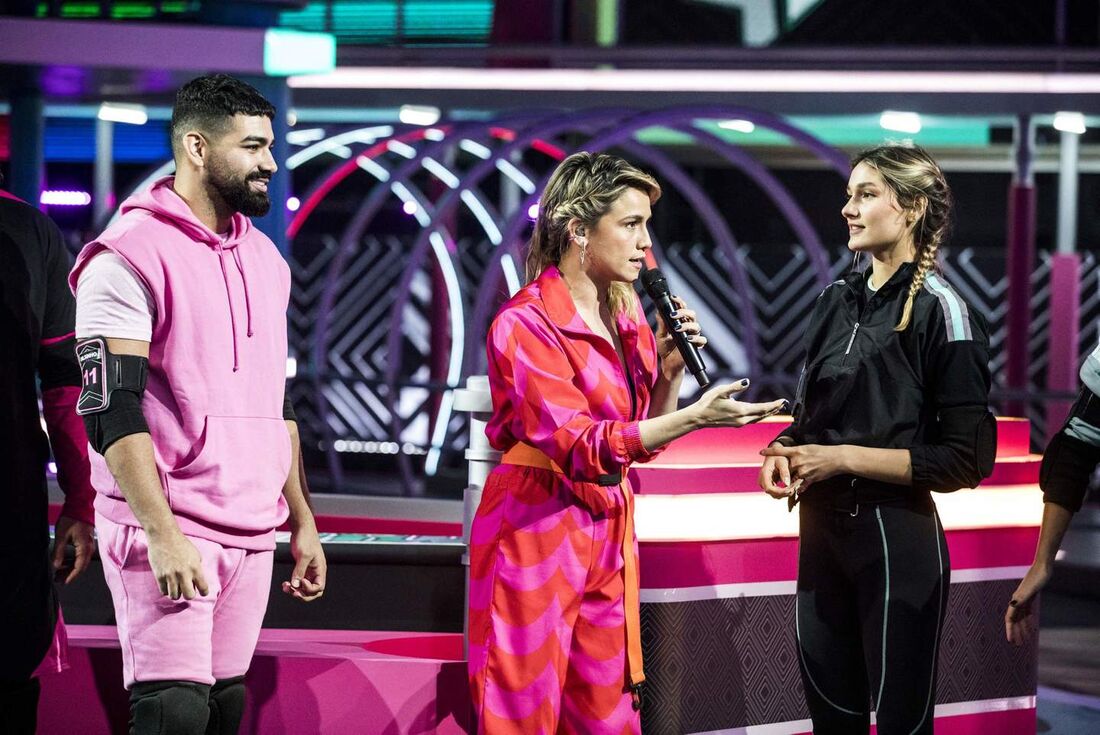 Fernanda Gentil comanda a atração na Globo