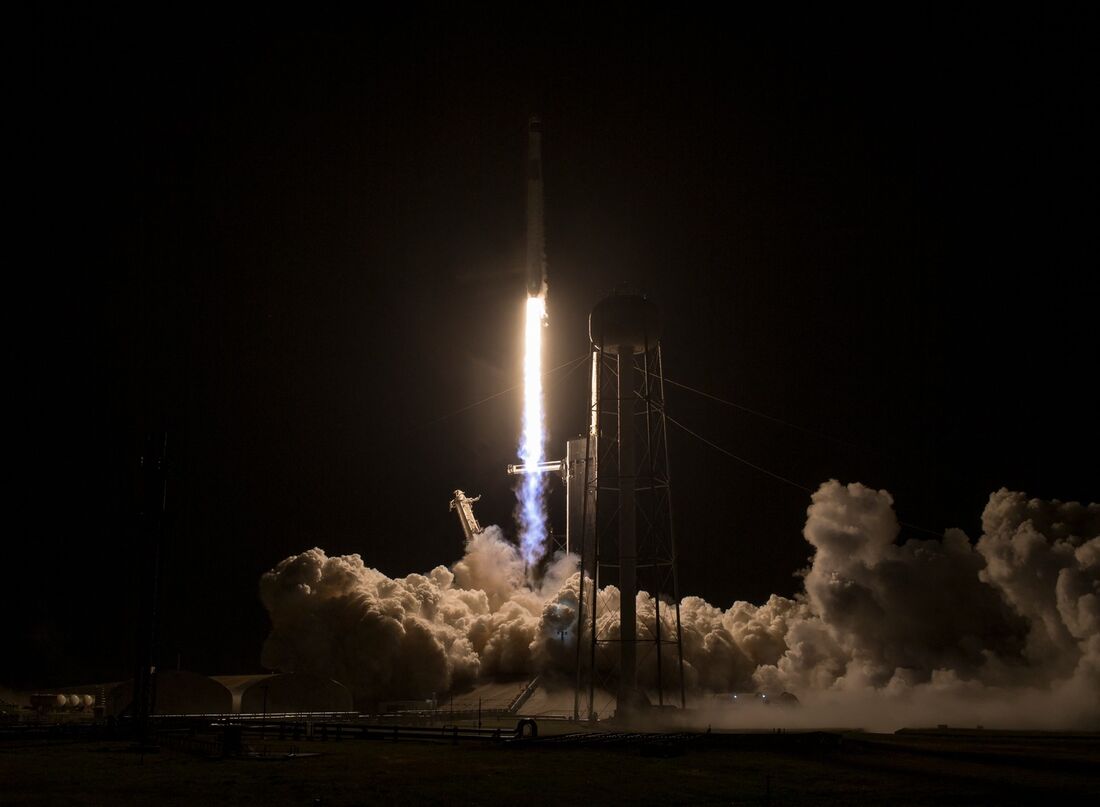 Os quatro astronautas decolaram da Flórida em um foguete SpaceX Falcon 9 