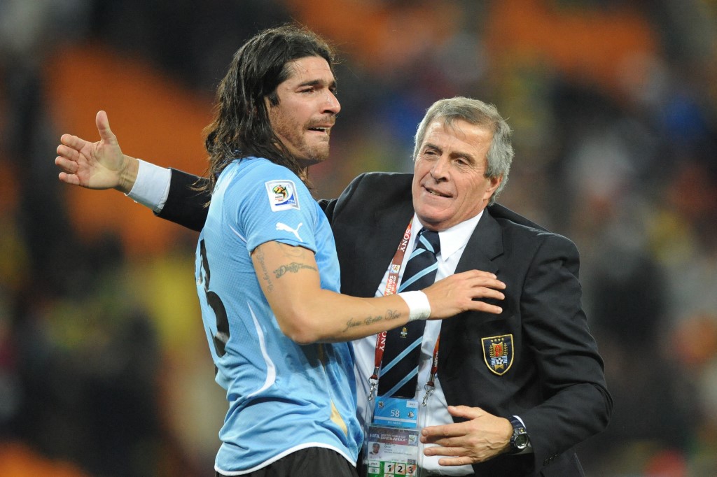 Óscar Tabarez e Loco Abreu na seleção Uruguaia