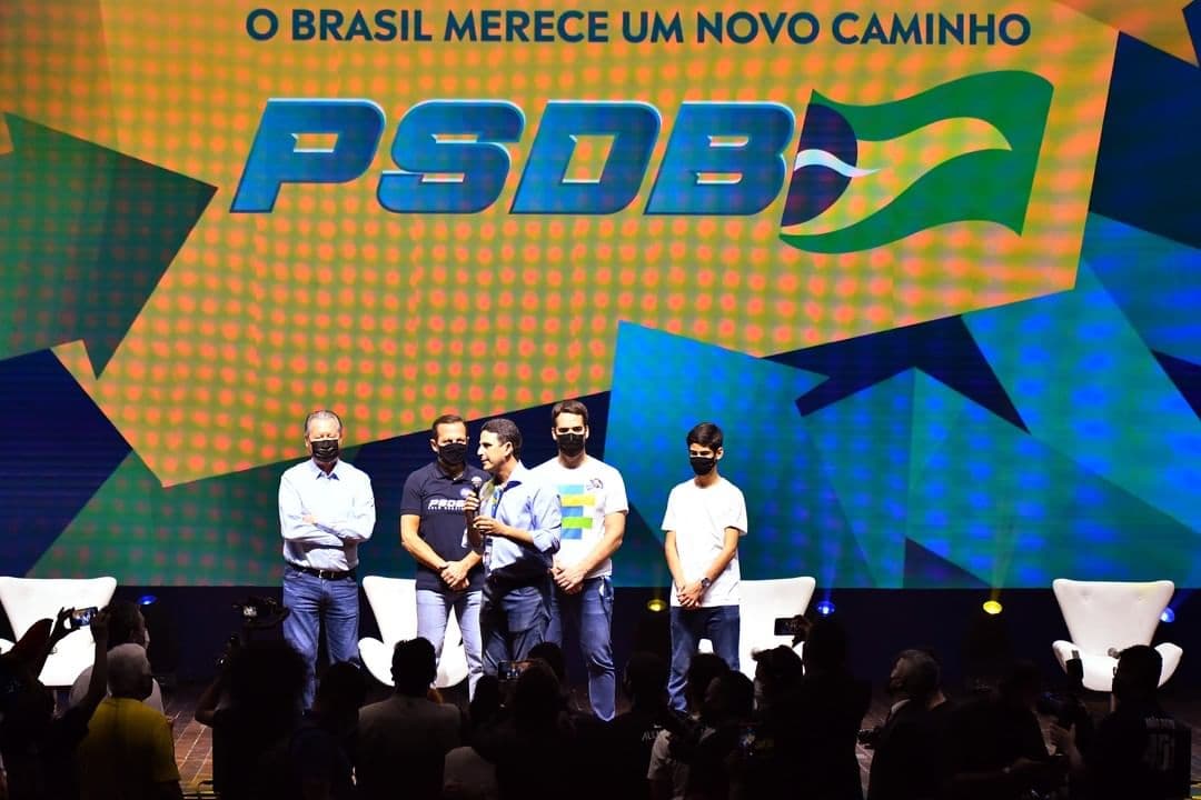 Presidente do PSDB, Bruno Araújo, com os candidatos para a vaga de disputa pela Presidência da República em 2022