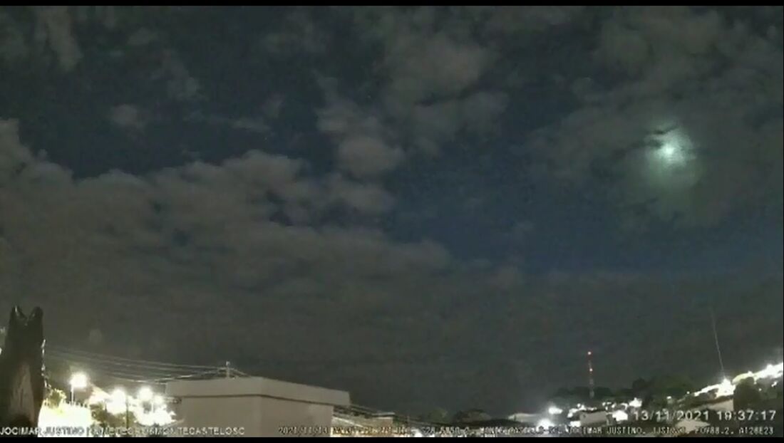 Meteoro no céu de Santa Catarina