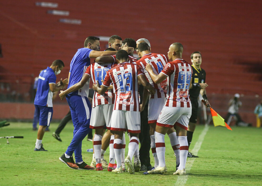 Náutico comemora gol