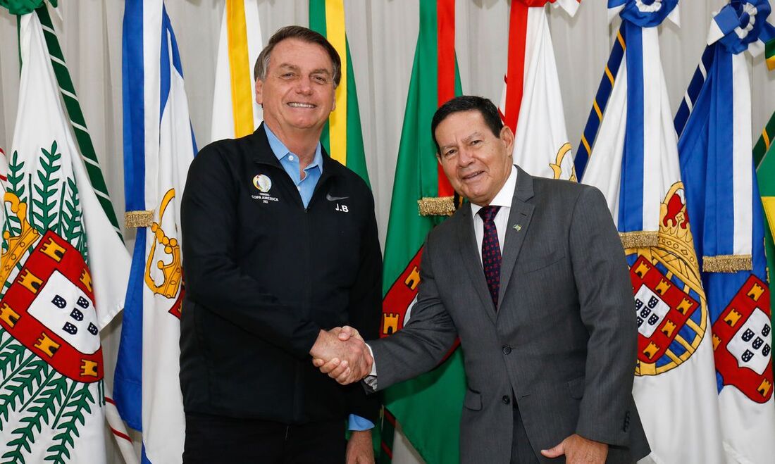 Bolsonaro e o vice Mourão