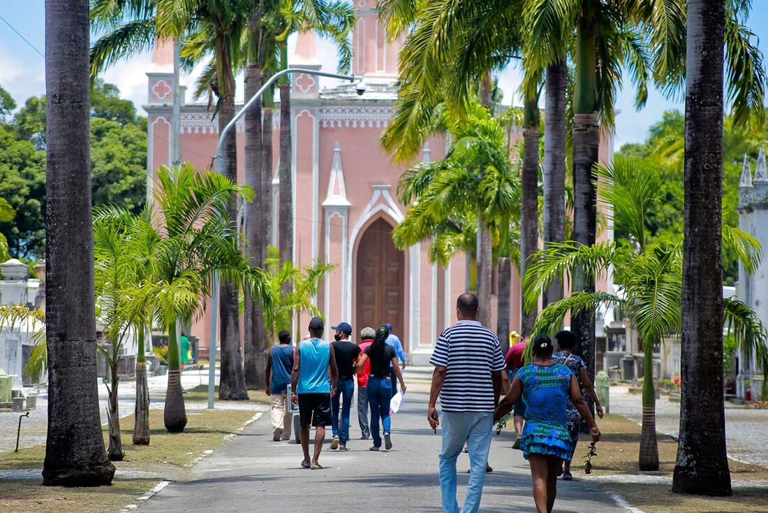 Cemitério de Santo Amaro irá receber o público das 7h às 18h